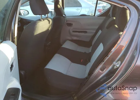 2013 Toyota Prius C из США, поврежденный, VIN JTDKDTB39D1552358